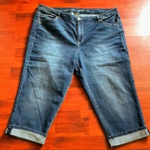 Women's size 22 Avenuedenim capri